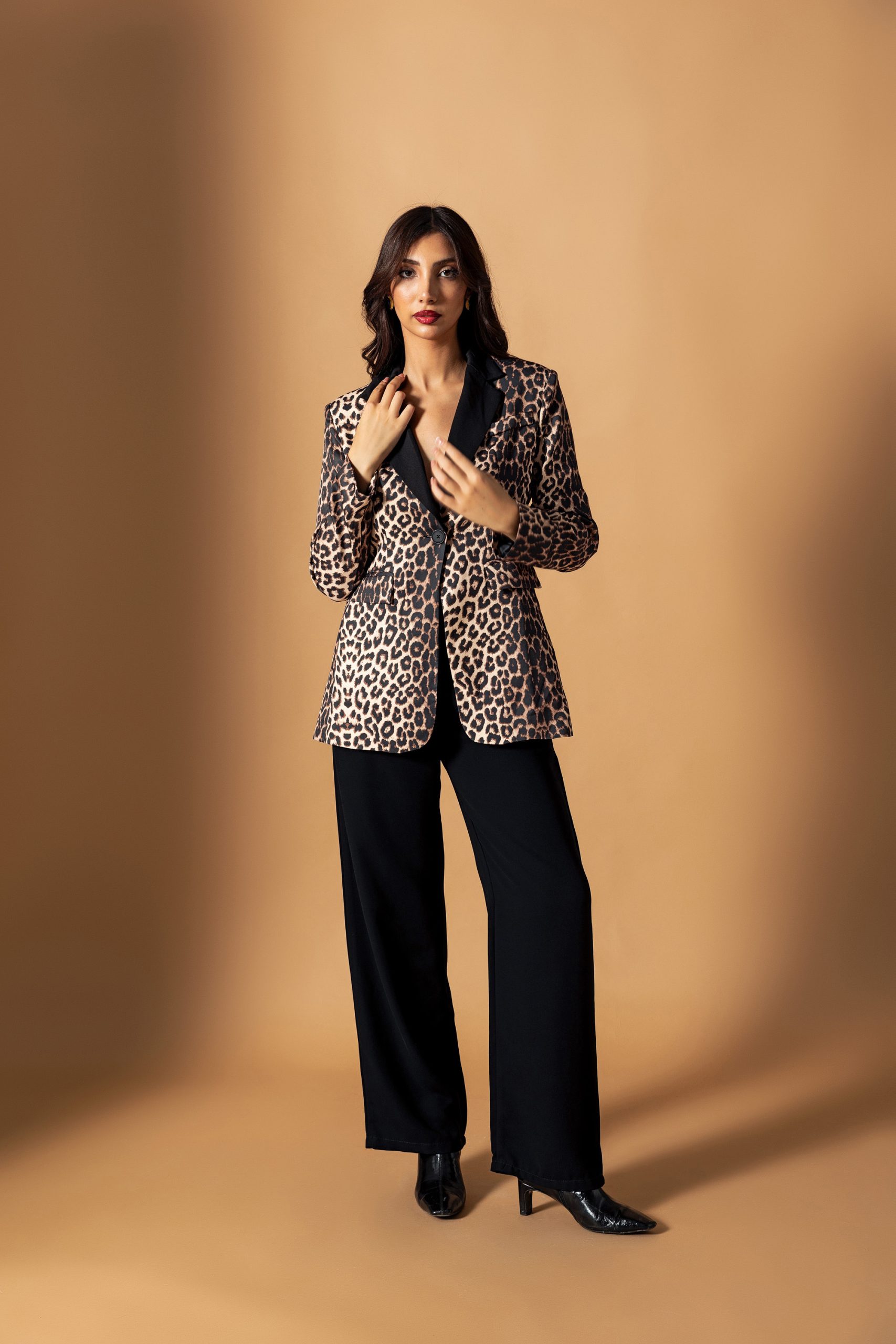 Siyah Yakalı Leopar Blazer Ceket - Görsel 6