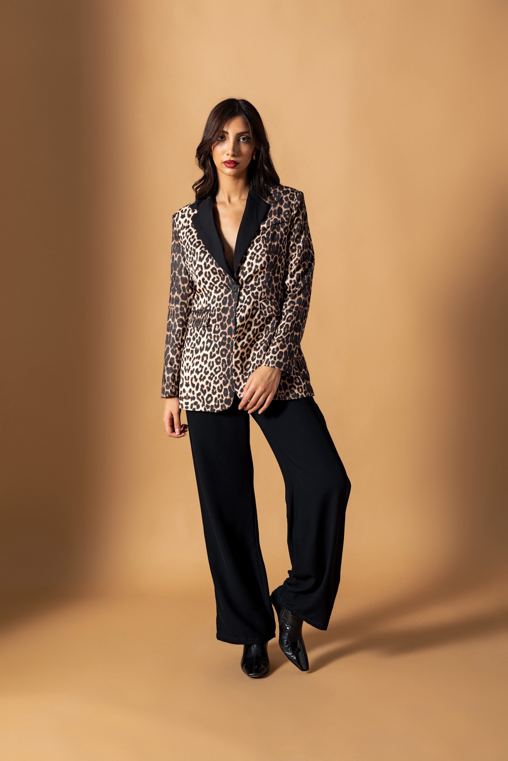 Siyah Yakalı Leopar Blazer Ceket - Görsel 4