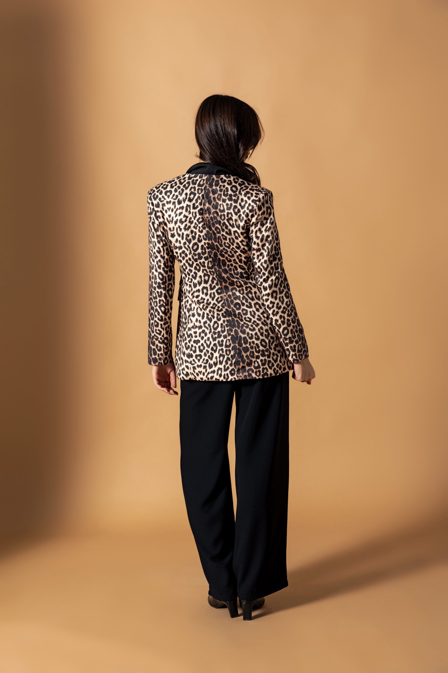 Siyah Yakalı Leopar Blazer Ceket - Görsel 8