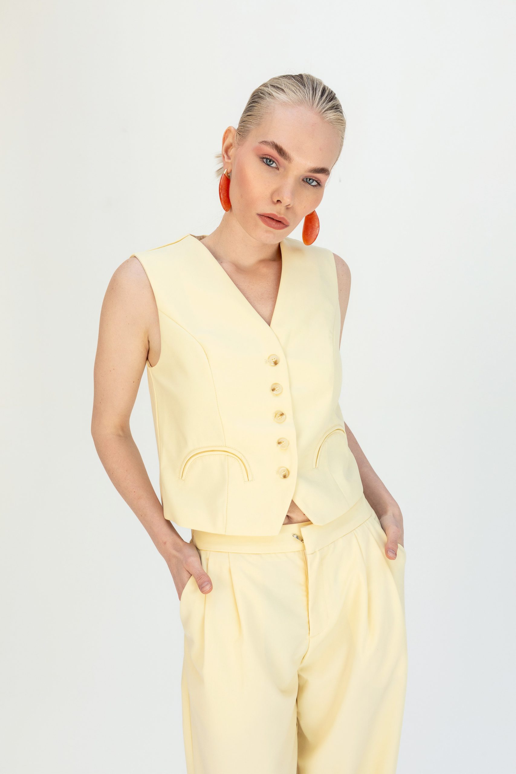 Turuncu Reçine Gold Küpe - Görsel 5